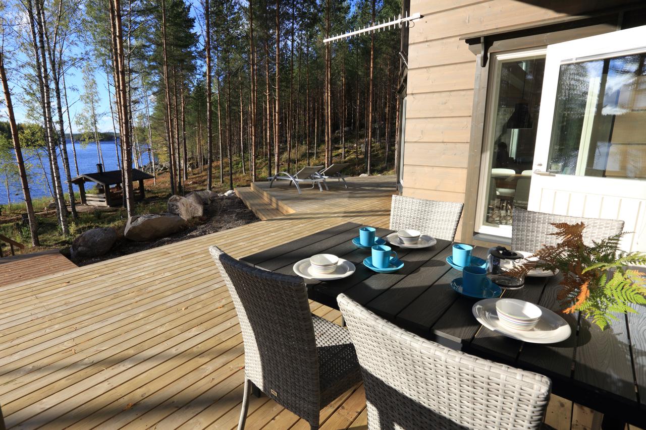 Terrace dining at Villa Tukkilahti